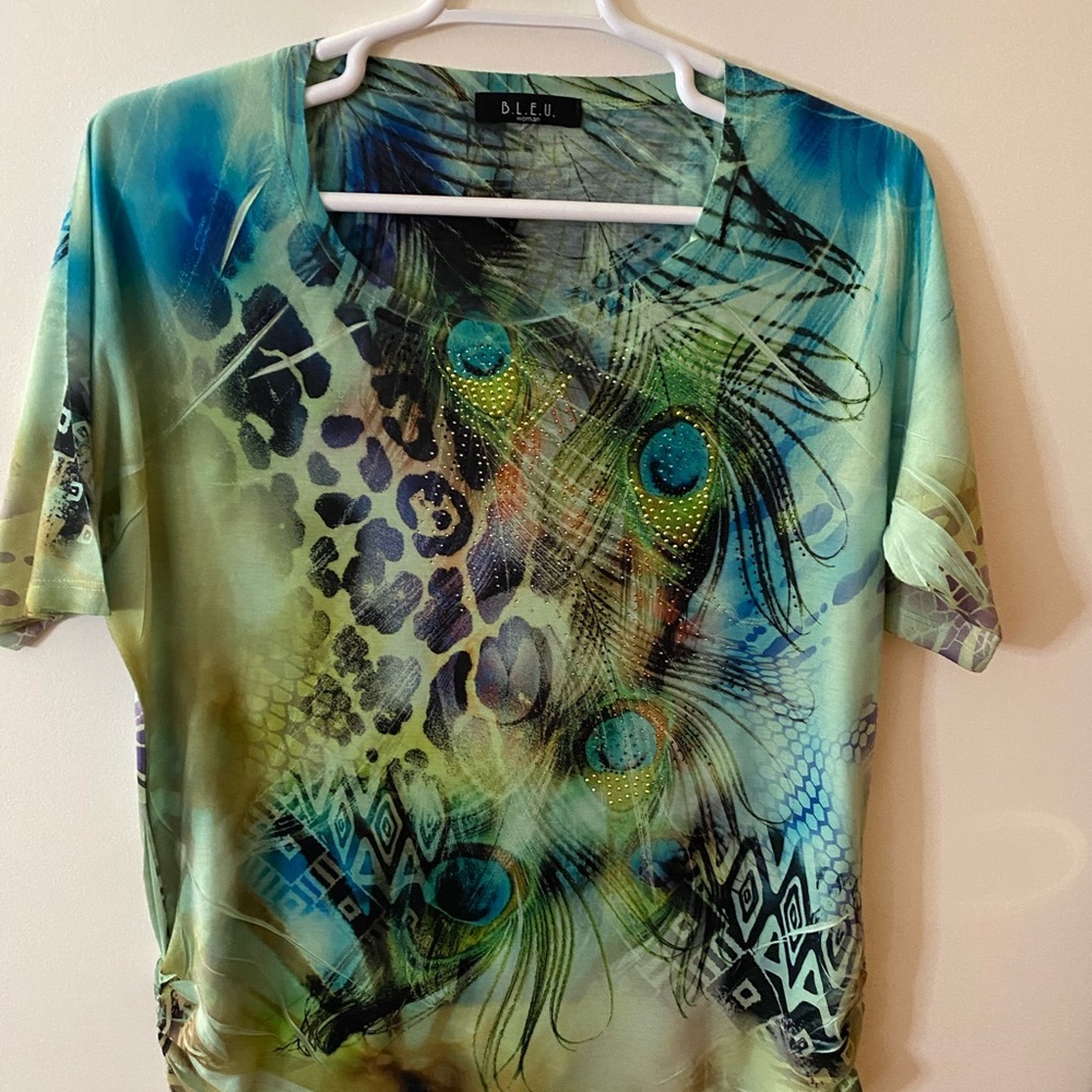Women’s B.L.E.U. Top 3XL short sleeve,gathered sides,blue and green beaded front